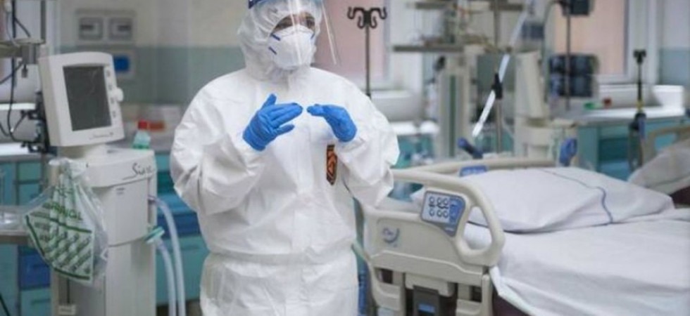 Donna non vaccinata, incinta finisce in terapia intensiva: preoccupa il destino del feto, rischio danni celebrali